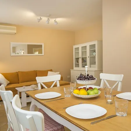 Apartment Ivana *